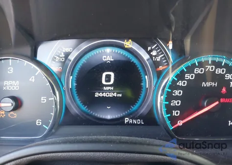 2017 Chevrolet Suburban Premier из США, поврежденный, VIN 1GNSCJKC4HR241393